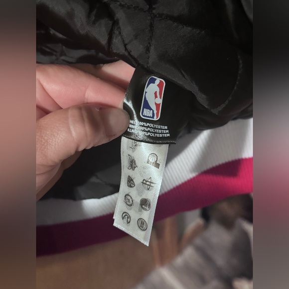 Chicago Bulls Varsity Bomber Jacket - NWT - Picture 5 of 6